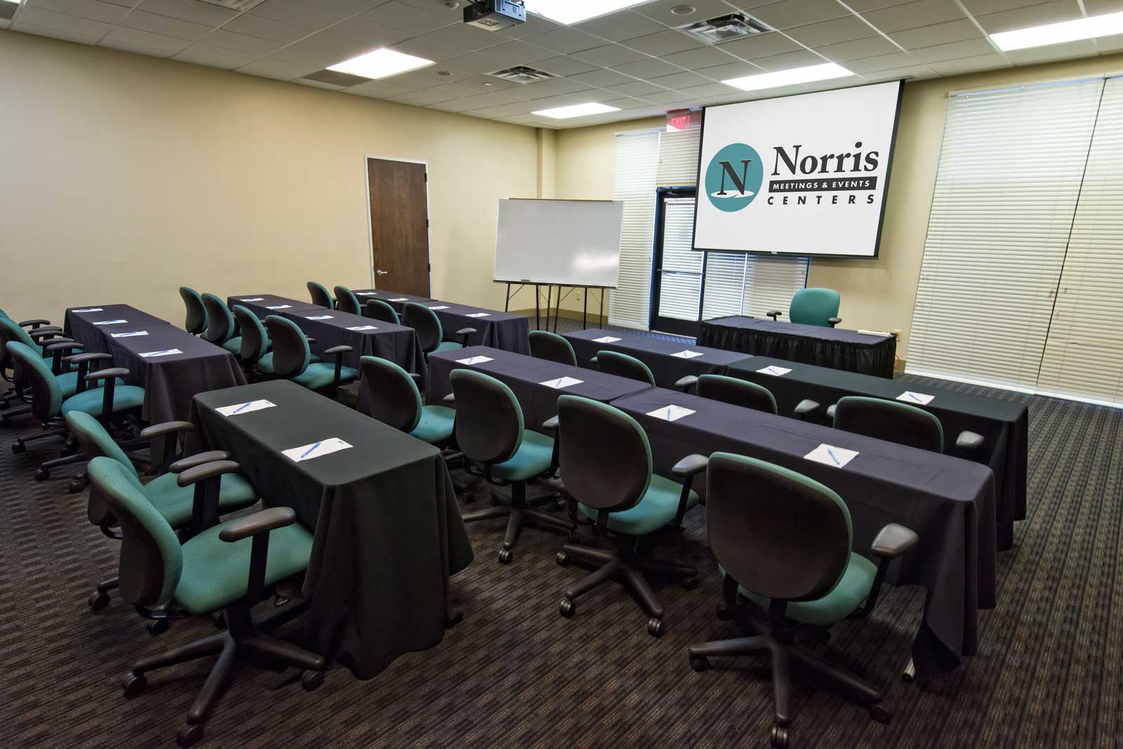 Norris Centers Austin, Classroom set with ergonomic chairs