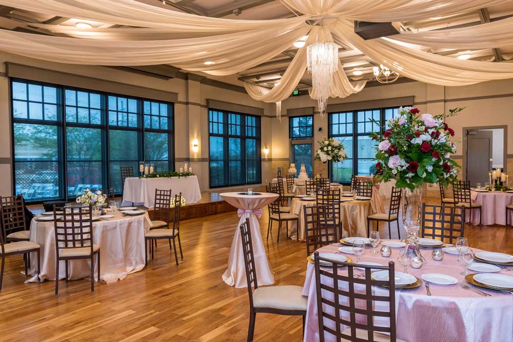 Re Oak Ballroom Katy is perfect for hosting Holiday Parties